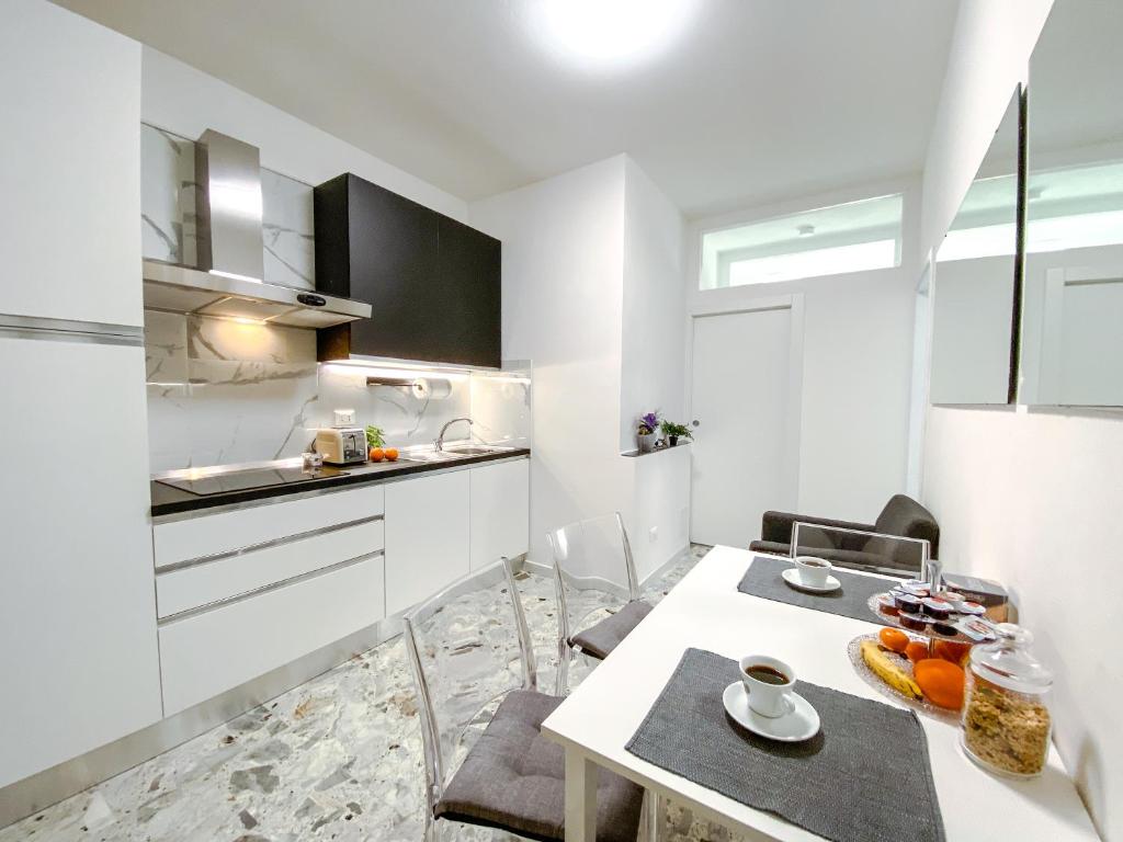 A kitchen or kitchenette at B&B Stella