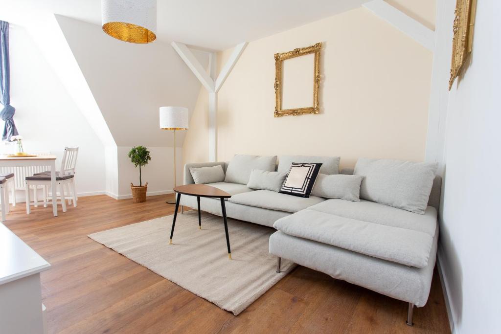 FullHouse - Halle - M14 Apartments - Marketplace - Wonderful View - Deluxe Suite