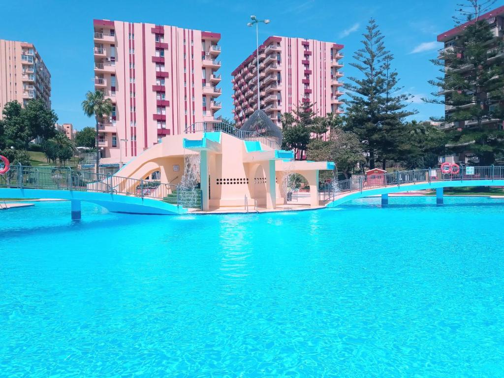 Bazén v ubytování Minerva 1-Bedroom close to the beach park etc nebo v jeho okolí