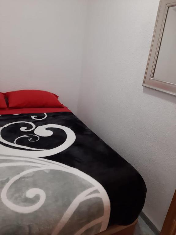 habitación pequeña en piso compartido con 2 adultos y 1 ...