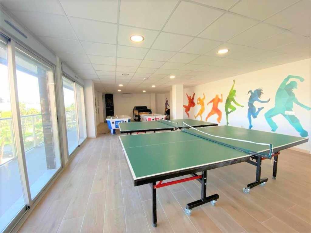 Stolní tenis v ubytování Ayf lujo a pie de playa nebo okolí