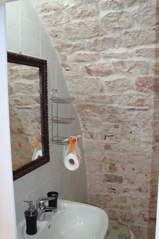 Koupelna v ubytování Masseria SD di Manchisi