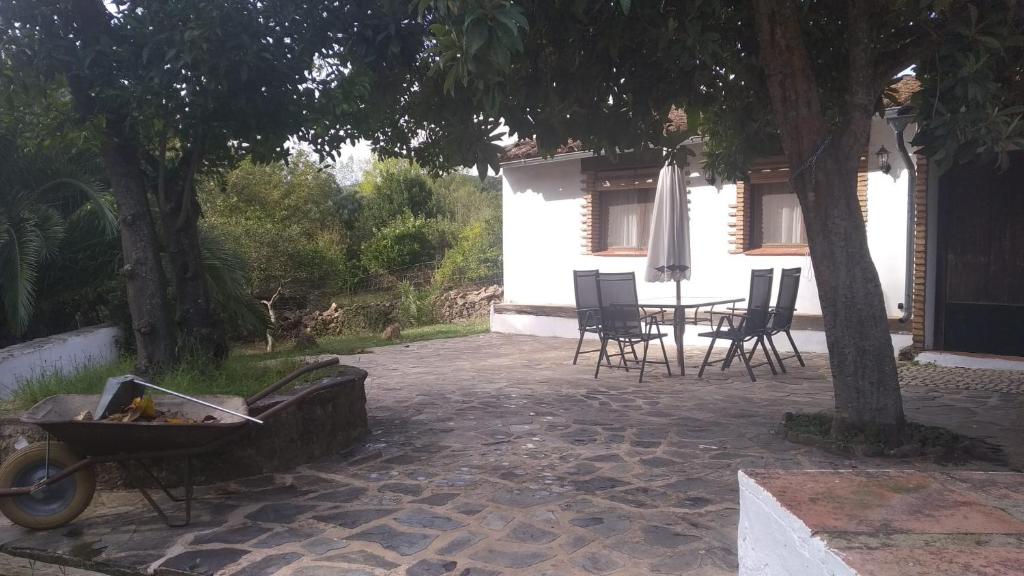A garden outside Casa Rural El Riandero