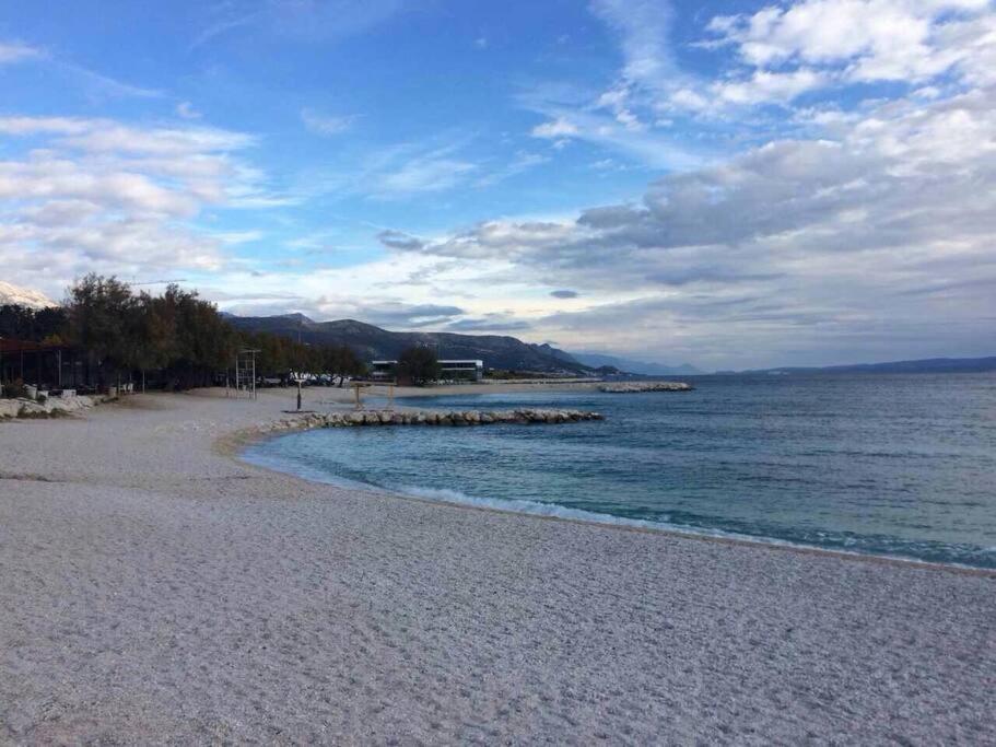 Cozy Circle Apartment - 1