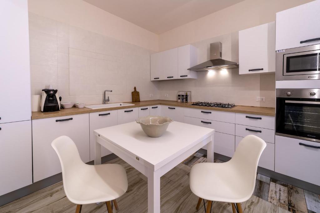 Kuchnia lub aneks kuchenny w obiekcie Villa White Luxury Residence