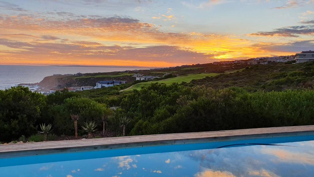Gallery image of Luxury Home located on Pinnacle Point Golf Estate in Mossel Bay