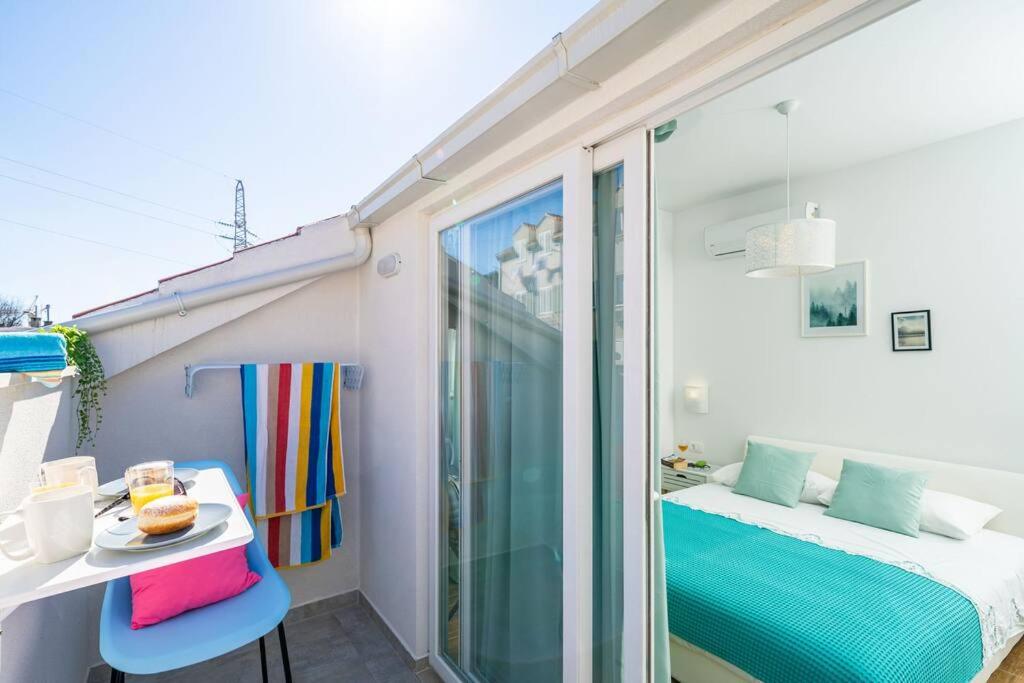 Posteľ alebo postele v izbe v ubytovaní Apartment 11 - new and bright 3-bedroom apartment