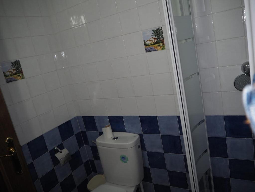 Koupelna v ubytování Sendero de la Subbetica - Apartamentos Turisticos en Zuheros - Holiday Home
