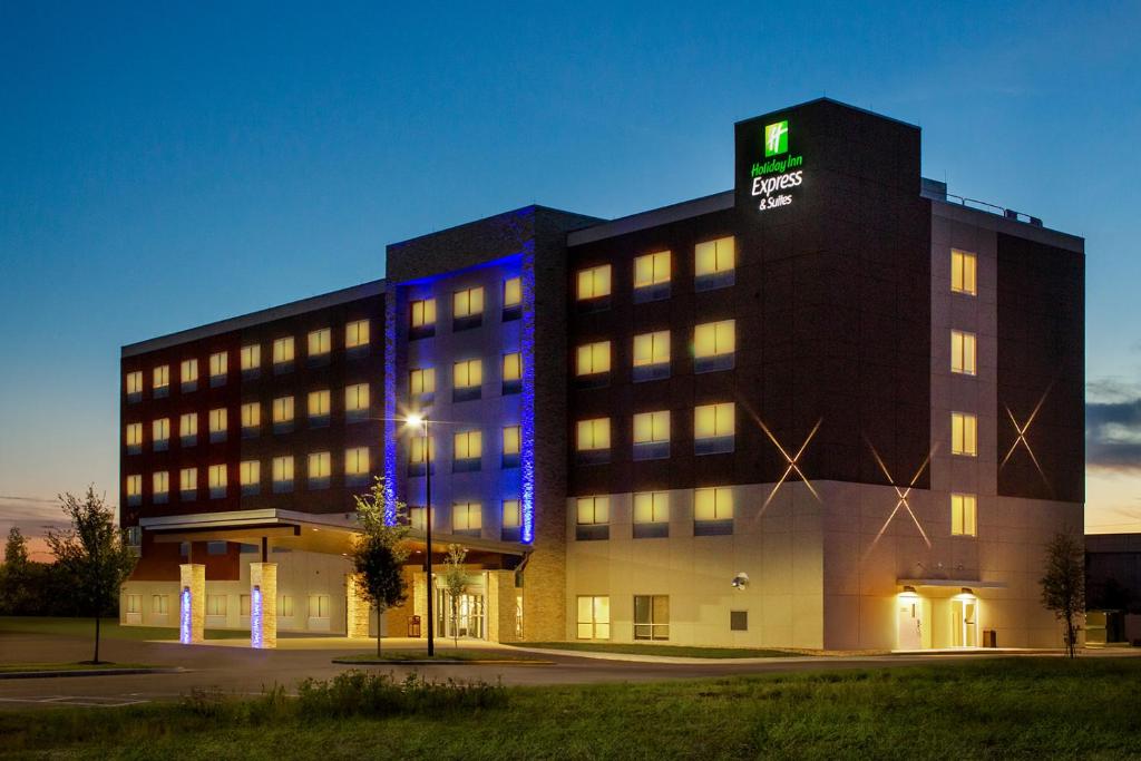 Holiday Inn Express & Suites Sanford - Lake Mary by IHG photo