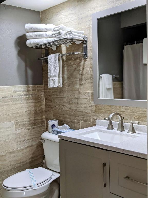 Beach Harbor Resort - Deluxe Family Room - No Fumar