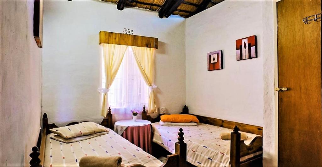 Impala Niezel Lodge & Guest House - Casa De Dos Dormitorios
