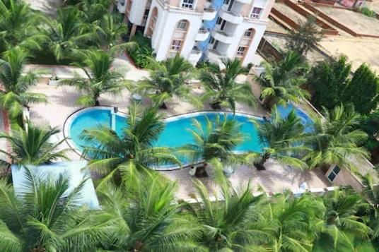 Bazén v ubytování Insignia Beach Resort Premium 1 BHK serviced Appartments,The Club Krishna Sea Sight ,Puri nebo v jeho okolí