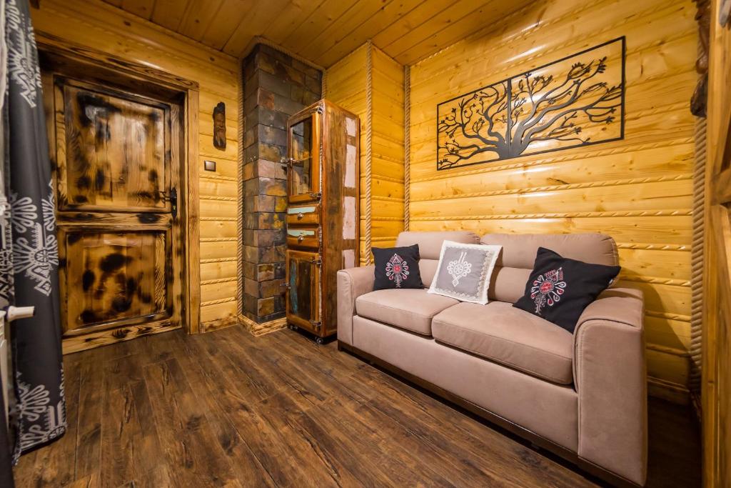 Posezení v ubytování U Tadka dom z jacuzzi na zielonej