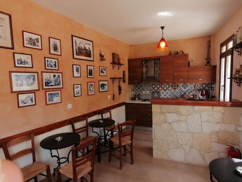 Kuchnia lub aneks kuchenny w obiekcie Salvia Villas