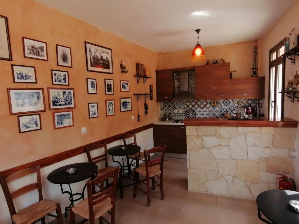 Zdjęcie z galerii obiektu Salvia Villas w mieście Skouloúfia