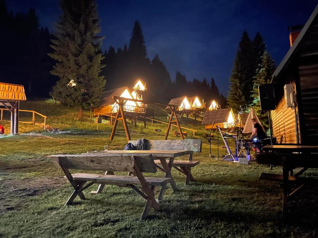Zahrada ubytování Eko Katun Bungalows Jelovica
