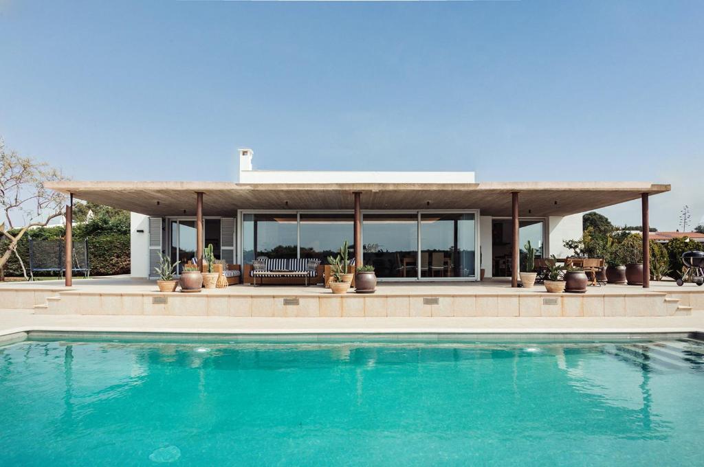 Piscina de la sau aproape de Villa Tramuntana, Contemporary and amazing villa with private pool