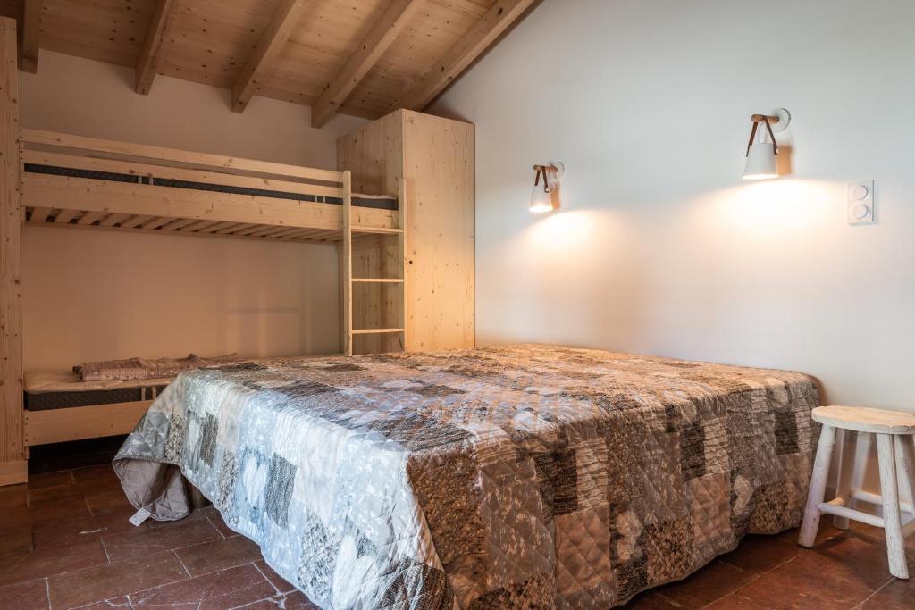 LE MOULIN DU VIVIER - Quadruple Room With Private Bathroom