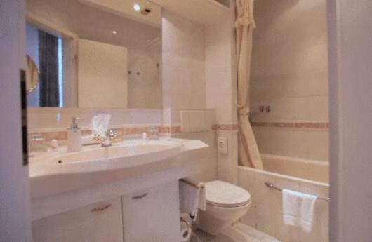 Boulevard Hotel Hamburg - Resim 35