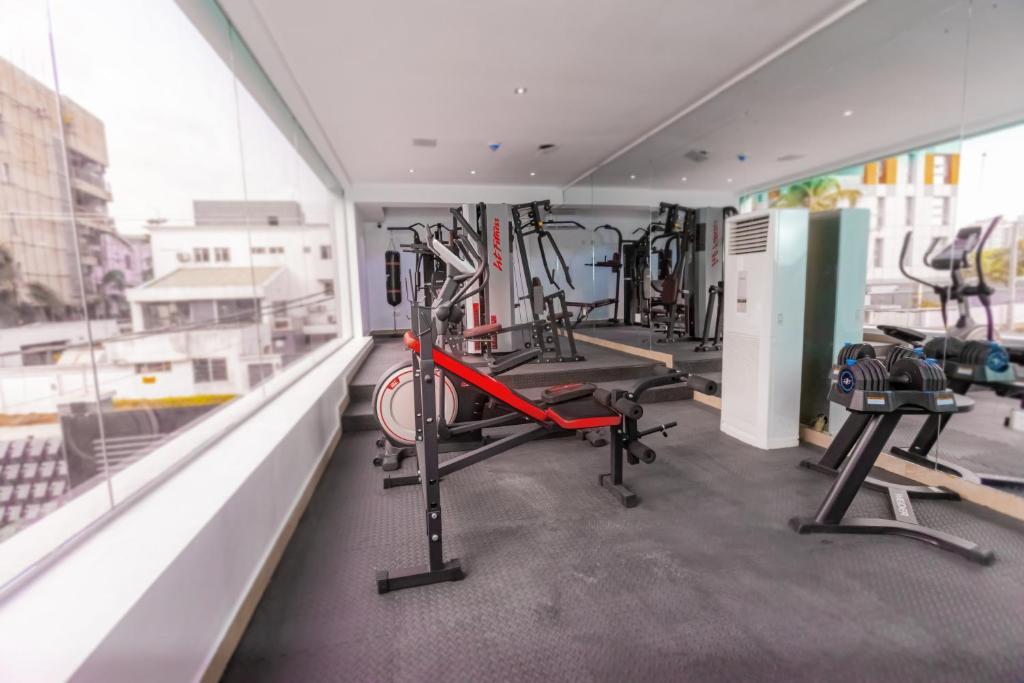Fitness centrum a/nebo fitness zařízení v ubytování Isglo Hotels Ikoyi