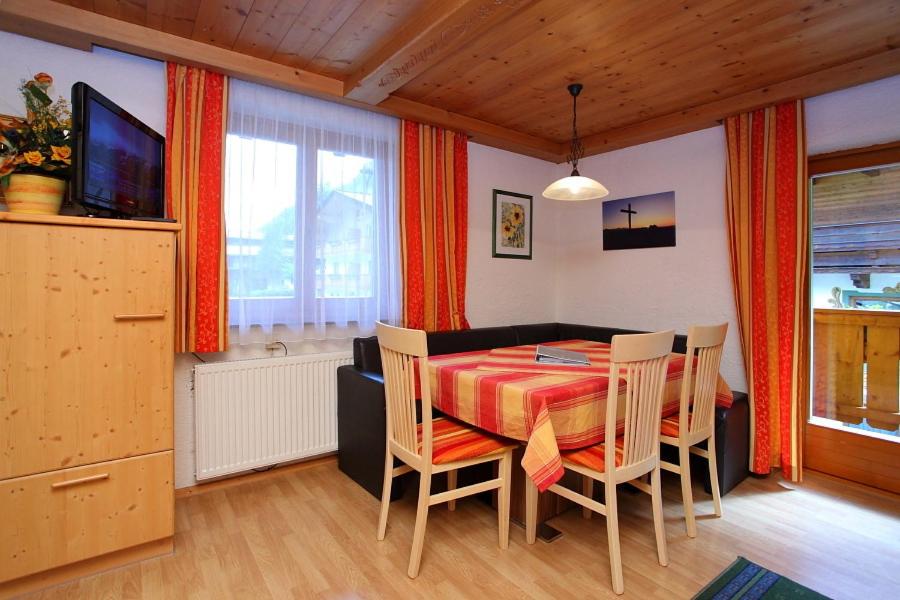 Televízia a/alebo spoločenská miestnosť v ubytovaní Appartements Wirnsperger