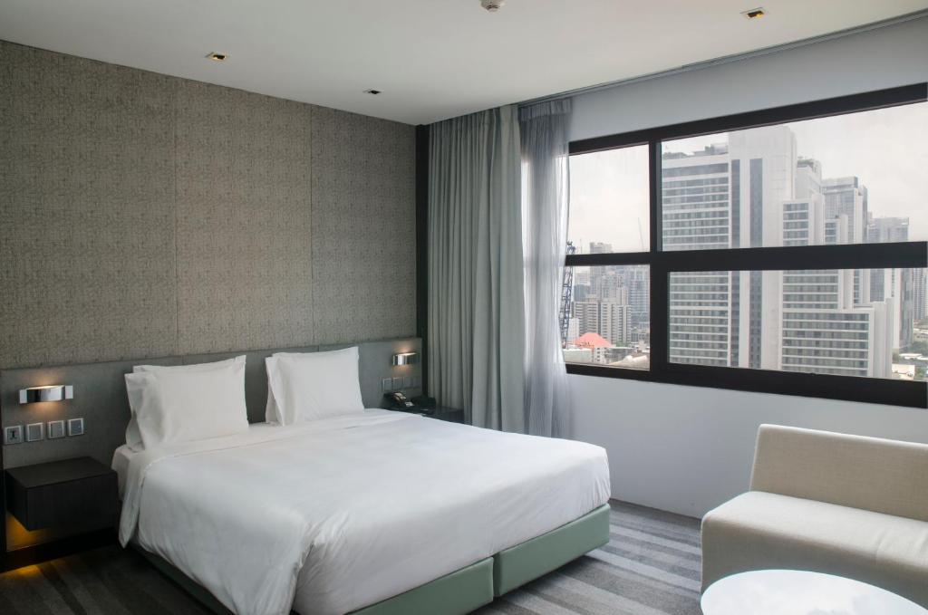 
Premium King Room with City View
