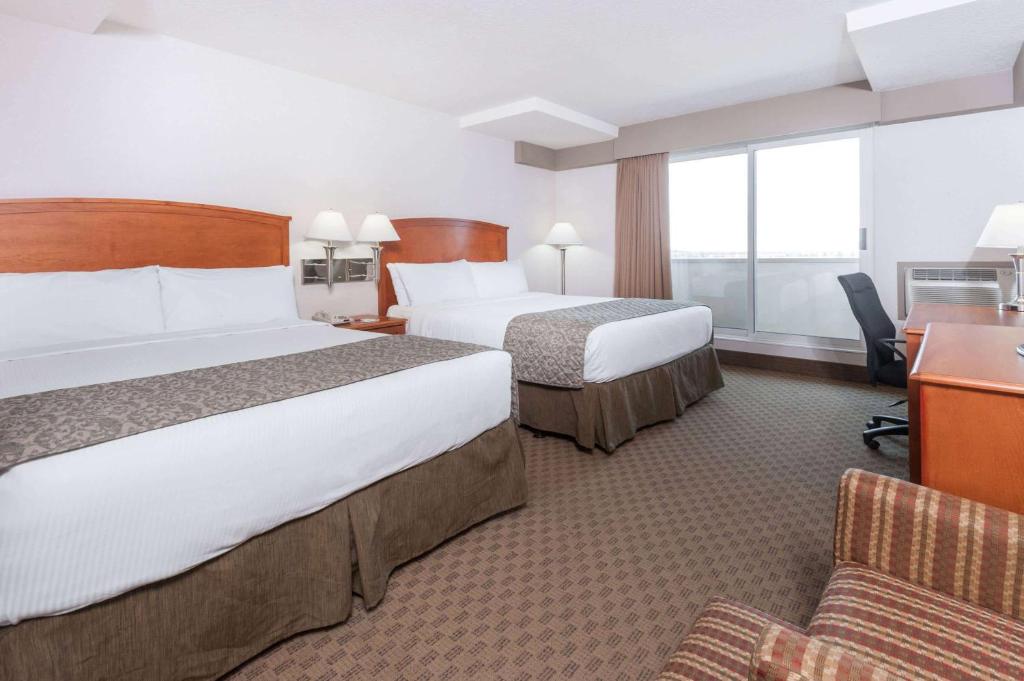 Ramada by Wyndham Edmonton South - Resim 9