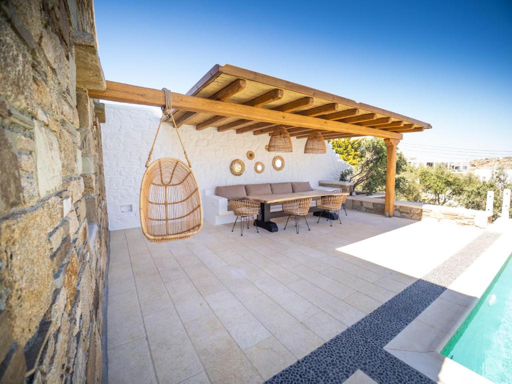 Bazén v ubytování Mykonos AG Villas in Psarou beach nebo v jeho okolí