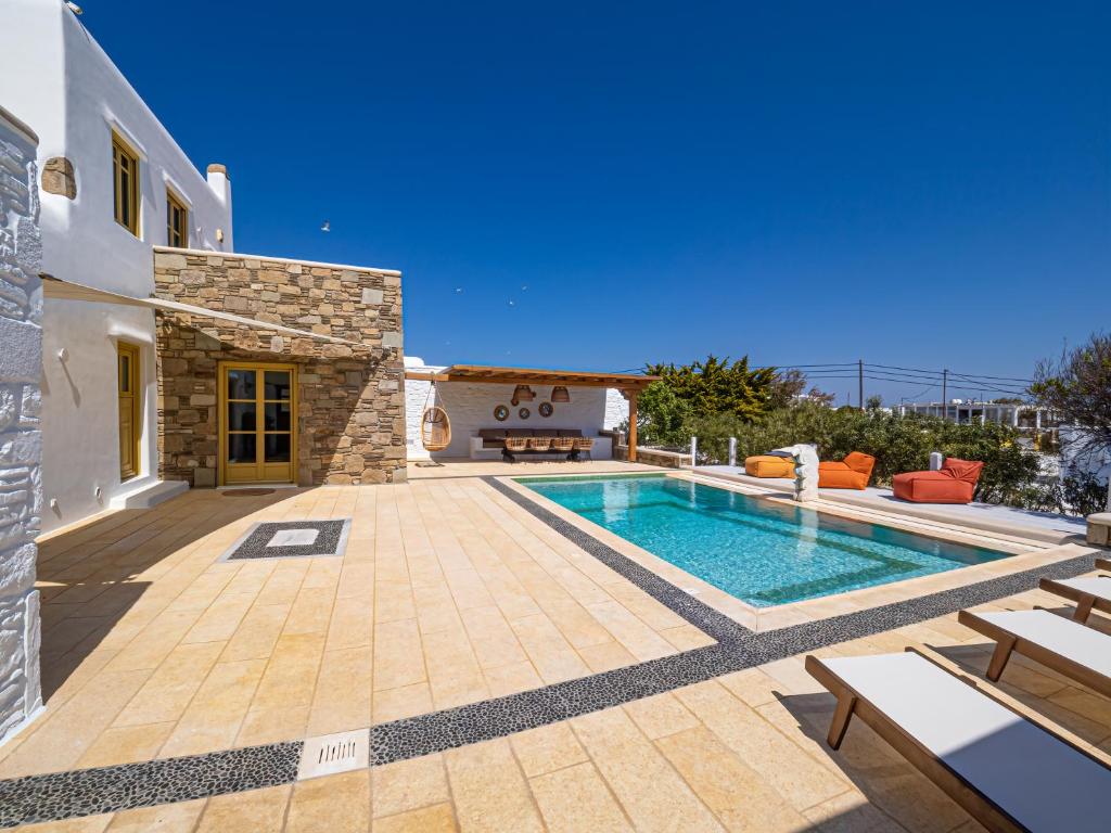 Bazén v ubytování Mykonos AG Villas in Psarou beach nebo v jeho okolí