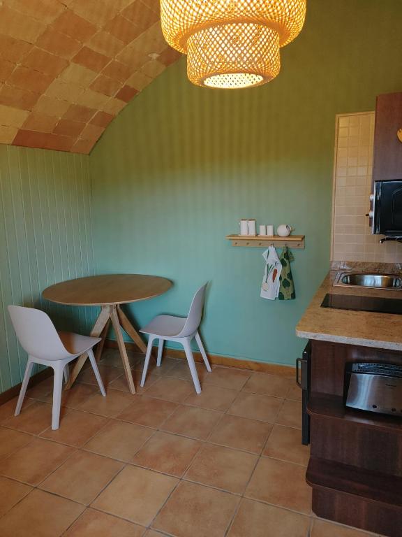 TV a/nebo společenská místnost v ubytování Casa Serra de Dalt