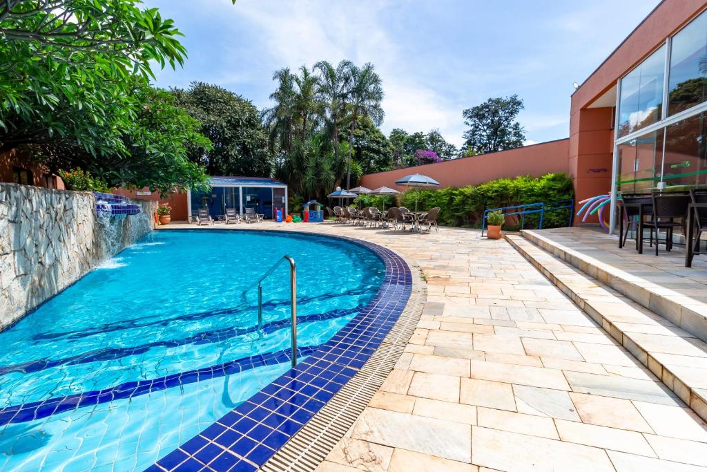 A piscina localizada em Hotel Golden Park Ribeirão Preto by Nacional Inn ou nos arredores