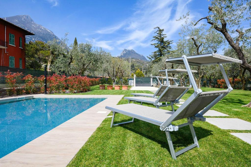 The swimming pool at or close to Maison Bellini number 3