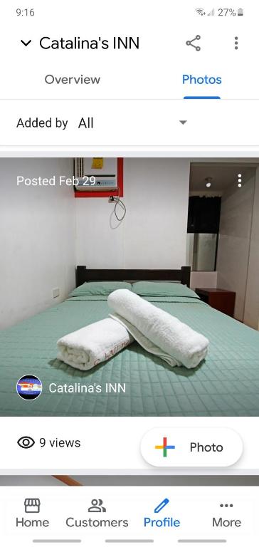 Postel nebo postele na pokoji v ubytování Catalinas inn