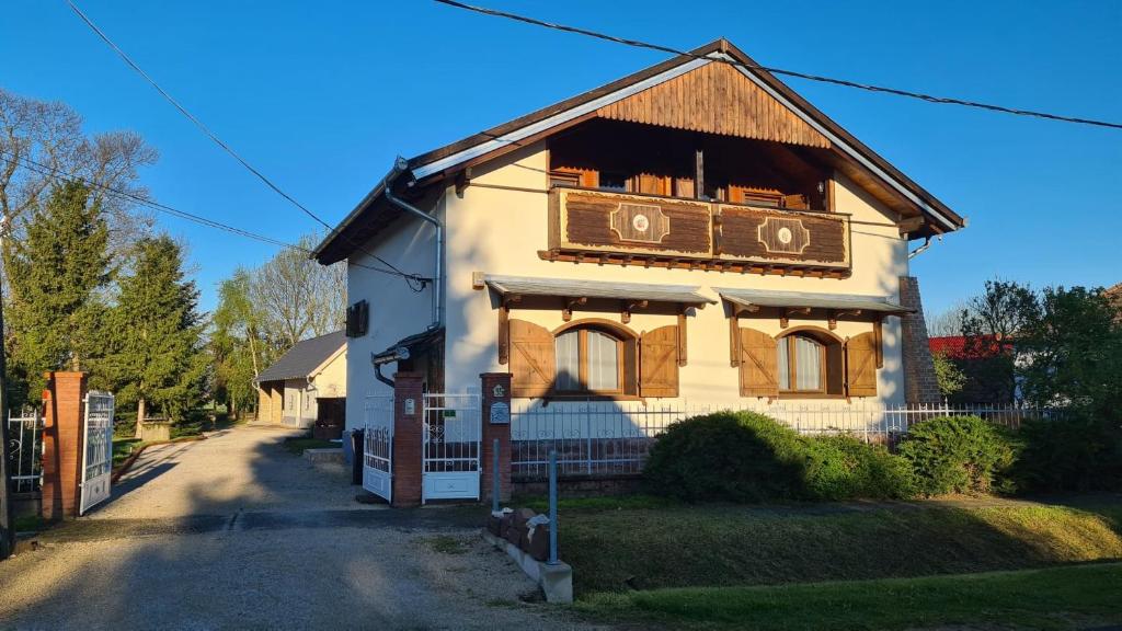 Zalig landhuis Hongarije - отзывы и видео