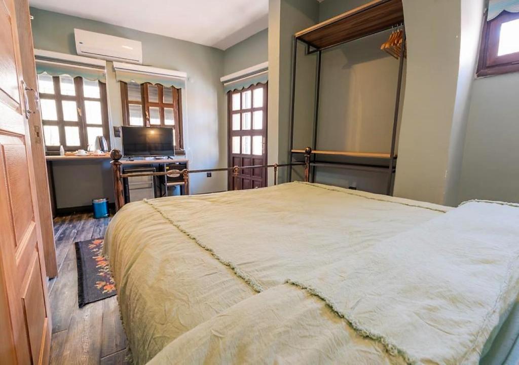 Liman Deluxe Hotel - Budget Double Room