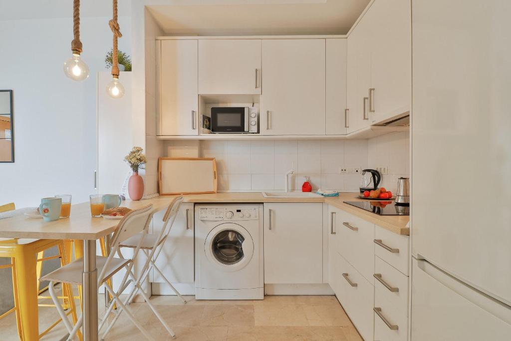 Kuchyňa alebo kuchynka v ubytovaní C41 - Modern & Comfy Flat City Center