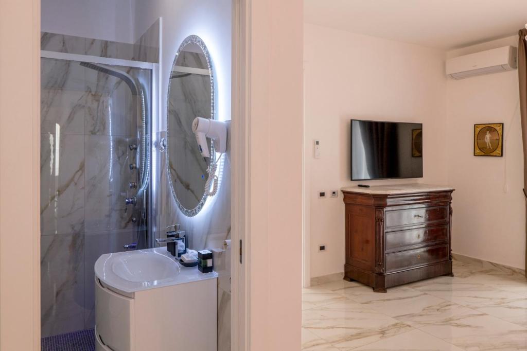 Royal Boutique Napoli - Resim 3