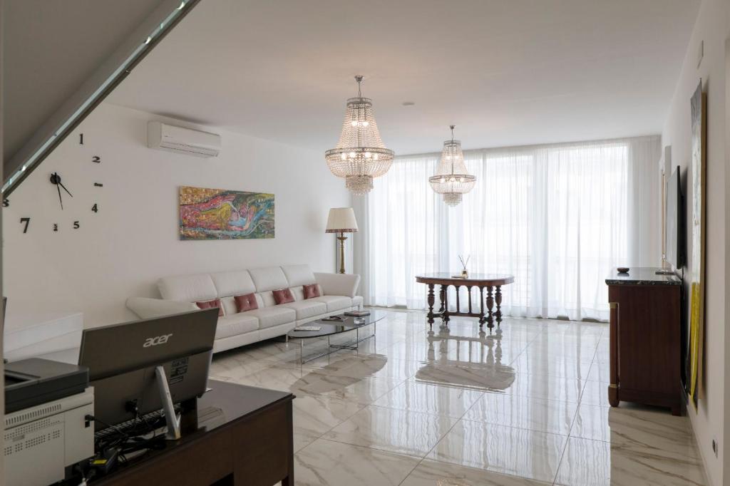 Royal Boutique Napoli - Resim 11