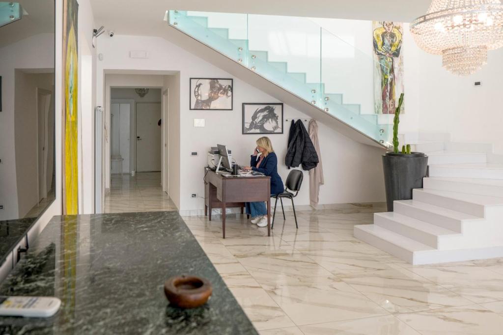 Royal Boutique Napoli - Resim 12