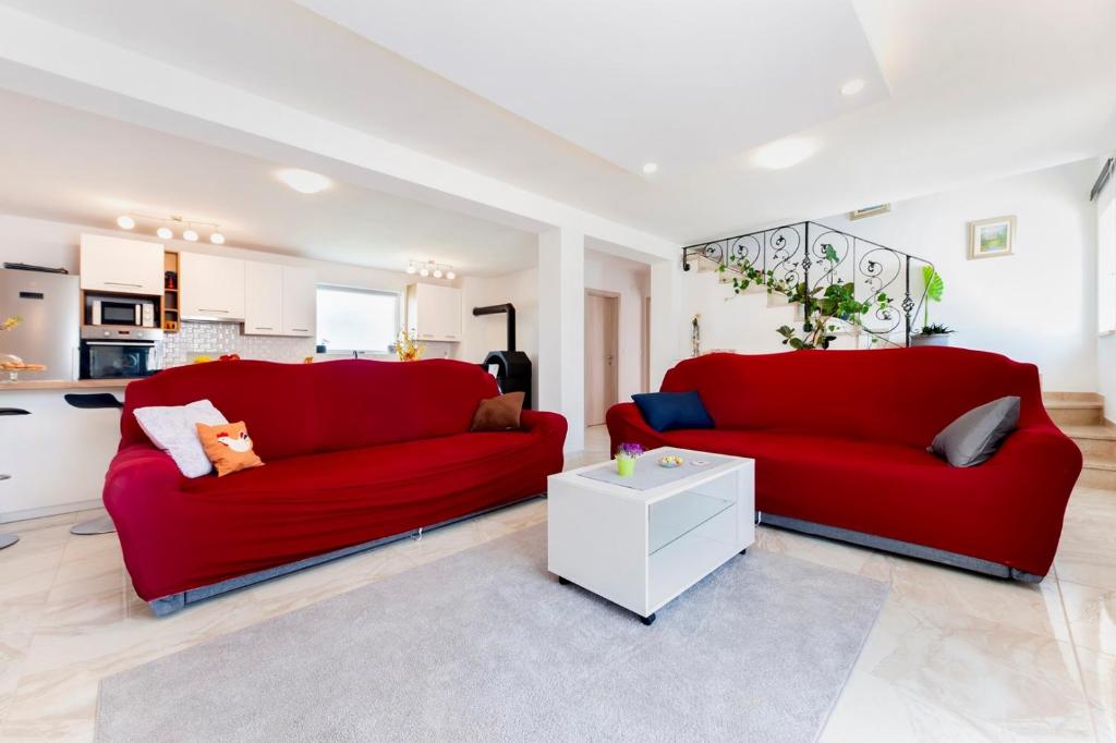 Część wypoczynkowa w obiekcie Holiday Home Fradelani