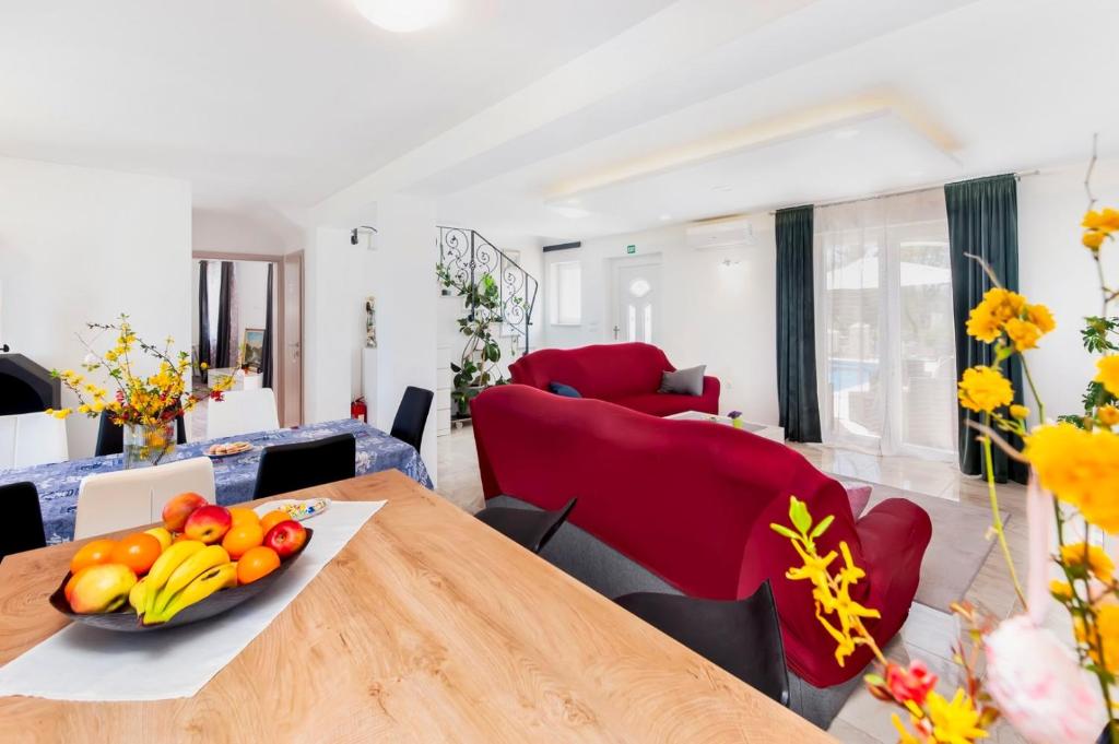 Część wypoczynkowa w obiekcie Holiday Home Fradelani