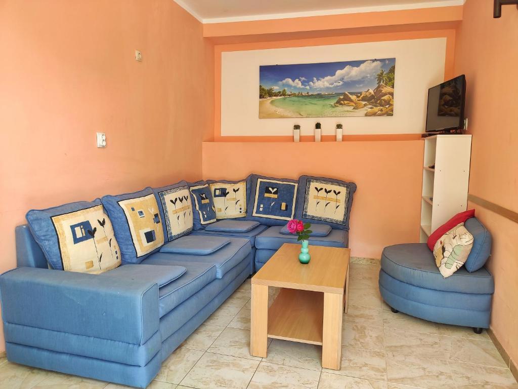 Gallery image of Apartments Gvozdenović in Petrovac na Moru