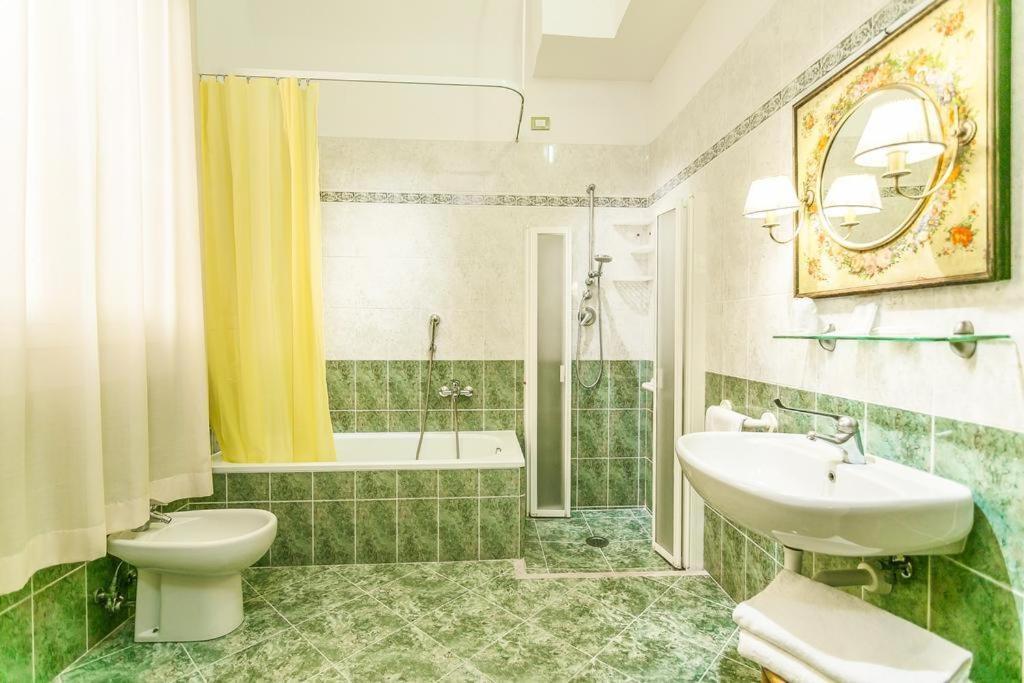 The One Firenze - Resim 3