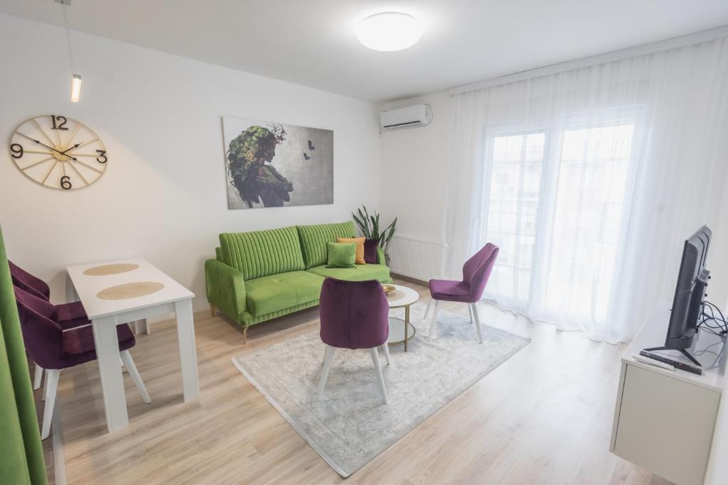 TV a/nebo společenská místnost v ubytování Apartment Gučevo