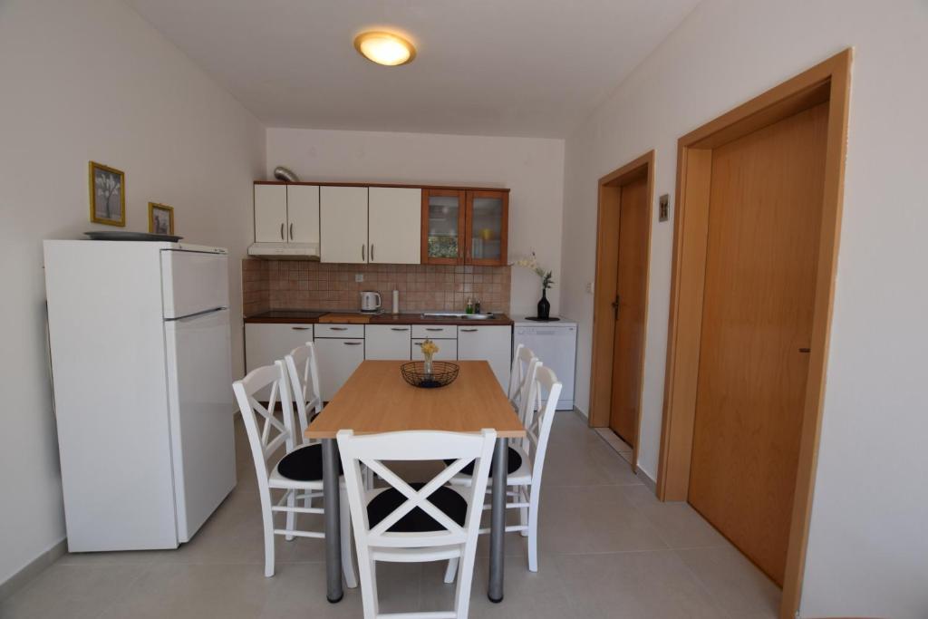 Kuchnia lub aneks kuchenny w obiekcie Holiday Home Movica