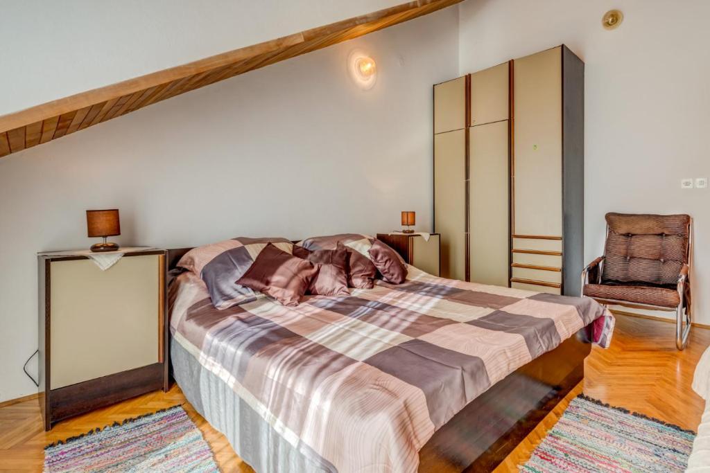 Postel nebo postele na pokoji v ubytování VILLA LEON***
