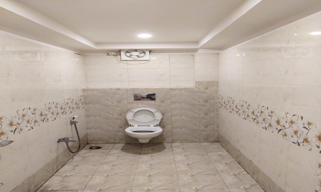 Vonios kambarys apgyvendinimo įstaigoje HOTEL SUKHMANI