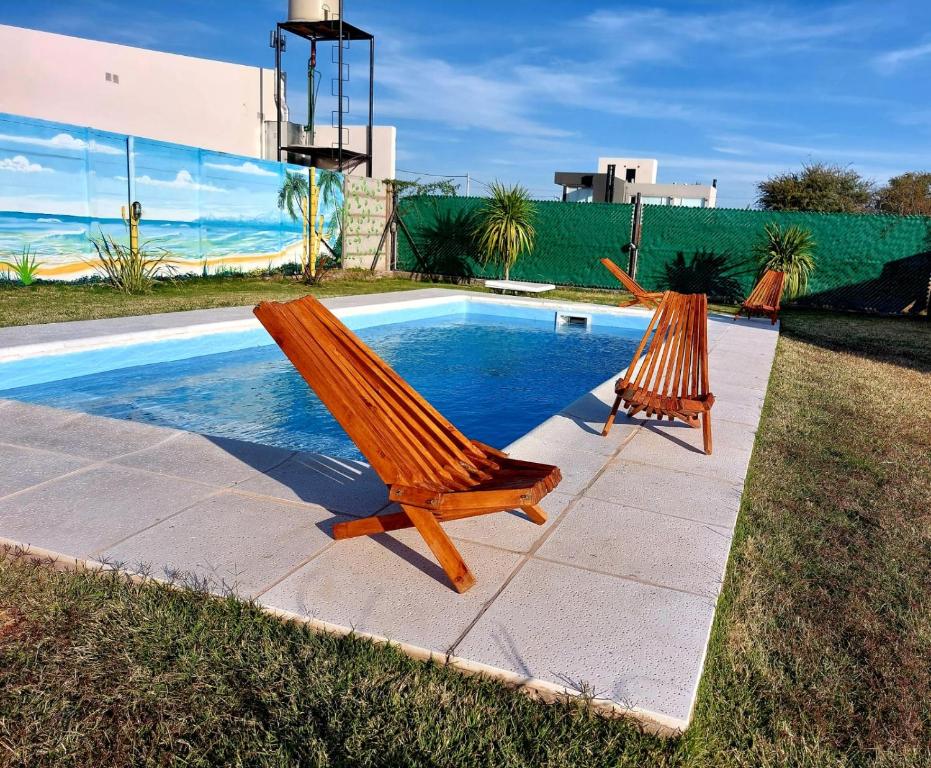Der Swimmingpool an oder in der Nähe von Cabaña Sarita