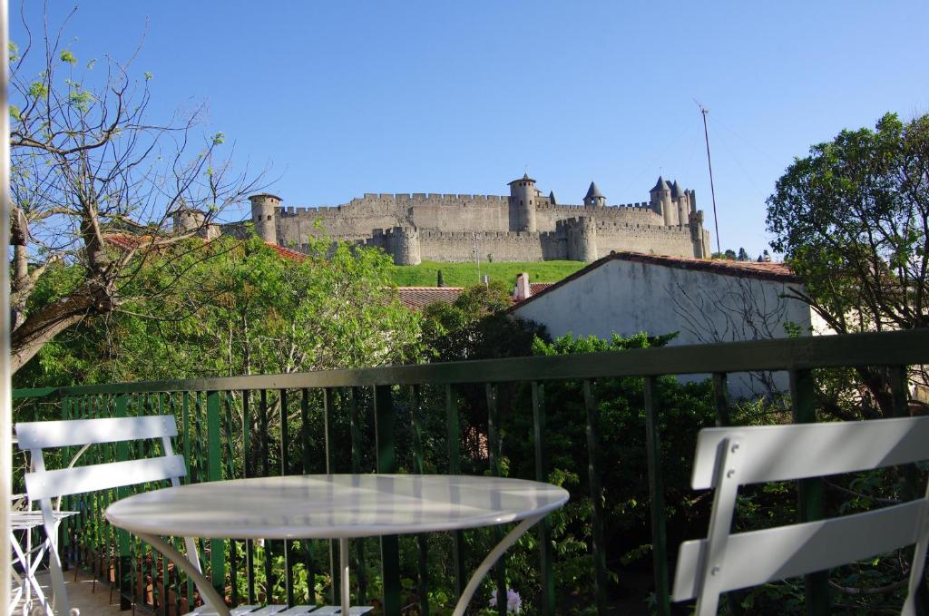 La Villa Carcassonne, Cité 8 min à pieds, Clim, Piscine, Full Wifi, Borne 7,5kW, Vélo élect, Parking privé - Habitación Cuádruple Con Terraza