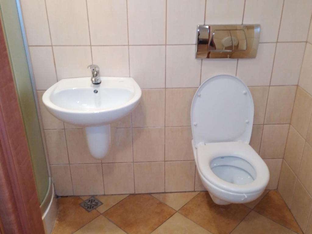 Kúpeľňa v ubytovaní CKS Kraków (Centrum Konferencyjno-Szkoleniowe CS Natura Tour)